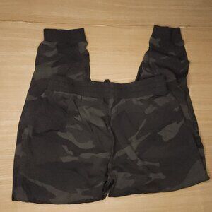 Splendid Camouflage Silky Joggers Medium